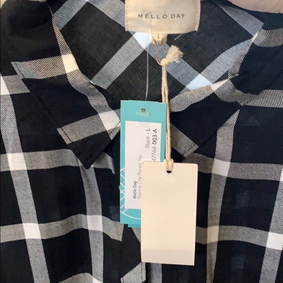 Mello Day black and white button down - Picture 4 of 5